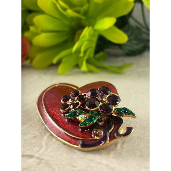 Vintage Red Hat Society Brooch and Pendant, unmarked Trifari? - Picture 3 of 3